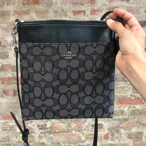 Coach Handbags - Coach Kitt Messenger Crossbody